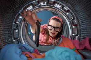 How to fix a phone with water damage