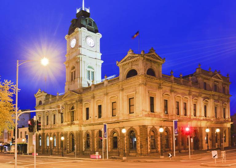 Regional VIC in lockdown as mystery cases spread