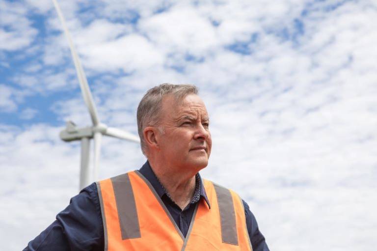 The federal government is getting into the ‘captain’s pick’ business with manufacturing