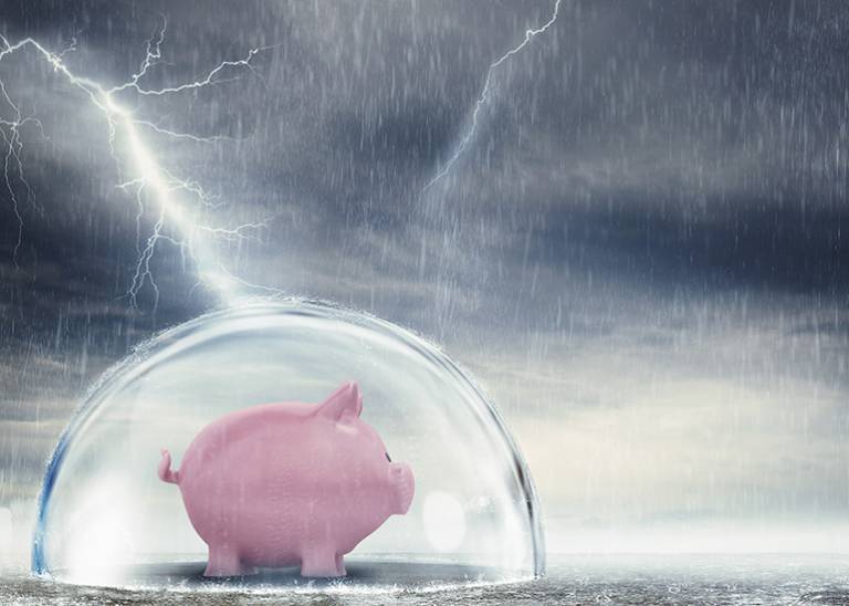 Unlock your employee's financial wellbeing with the Dealing with Financial Stress course