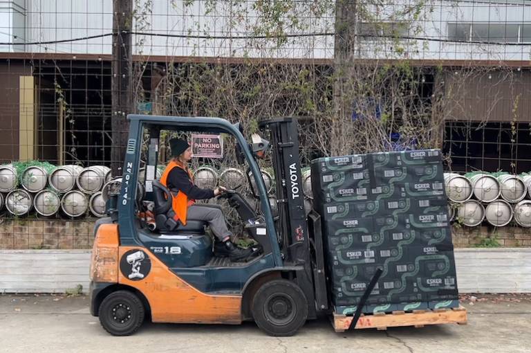 Reusable pallet wrap startup Bearhug lands $325,000 Angel round