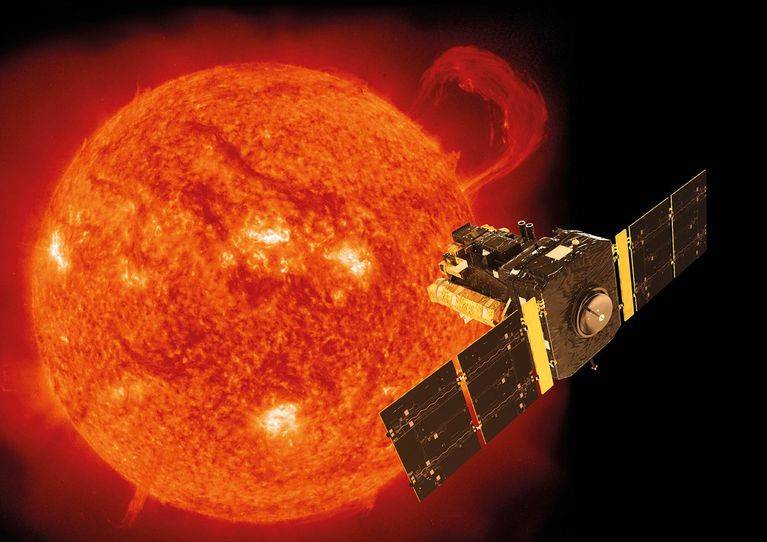 Always the sun: This crazy US startup wants to shine light on the Earth at night for solar power